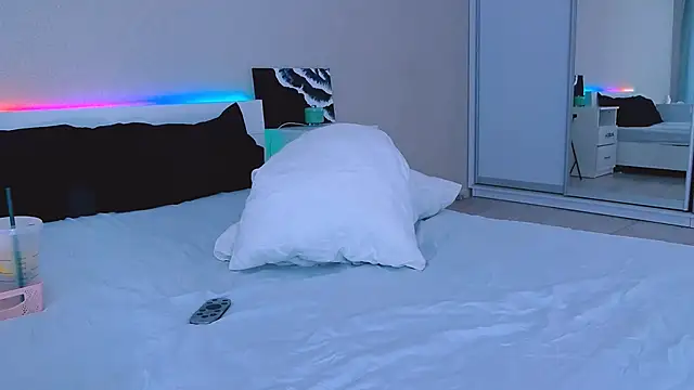 Snapshot of DIANAxxxDIAMOND chatting on September 17, 2025, 7:32 am DIANAxxxDIAMOND online show from September 17, 2025, 7:32 am