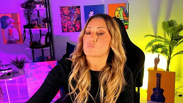 SarahAlluring online show from October 15, 2025, 12:38 pm