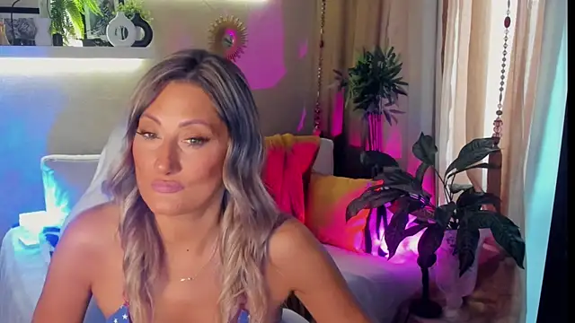 SarahAlluring online show from July 3, 2026, 8:21 am