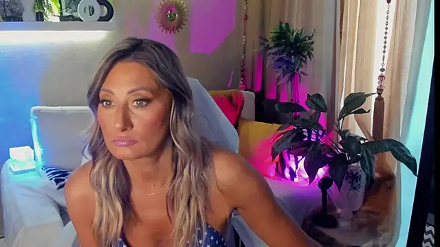 SarahAlluring online show from July 10, 2026, 8:18 am