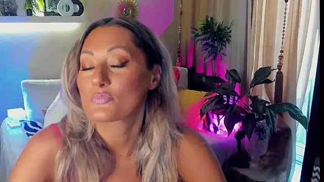 SarahAlluring online show from July 11, 2026, 12:52 pm
