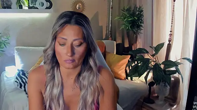 SarahAlluring online show from July 28, 2026, 5:58 am