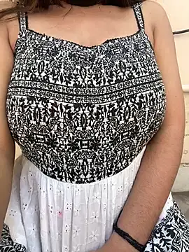 Snapshot of lustyindiancouple chatting on February 21, 2026, 9:43 am lustyindiancouple online show from February 21, 2026, 9:43 am