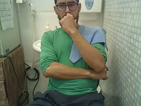 pdasgyn online show from October 31, 2025, 12:39 pm