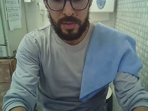 pdasgyn online show from November 5, 2025, 5:02 pm