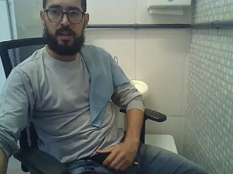 Snapshot of pdasgyn chatting on May 28, 2026, 12:46 pm pdasgyn online show from May 28, 2026, 12:46 pm
