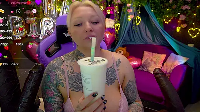 BlackedBarbie online show from June 18, 2026, 2:43 pm