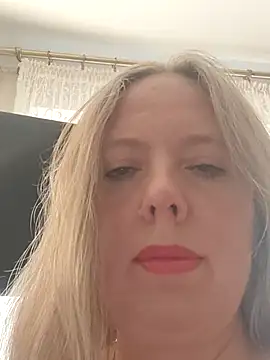 Snapshot of Irina3718 chatting on September 12, 2025, 10:26 am Irina3718 online show from September 12, 2025, 10:26 am