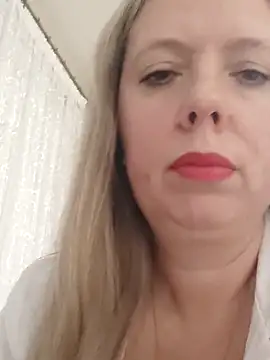 Snapshot of Irina3718 chatting on September 29, 2025, 4:34 pm Irina3718 online show from September 29, 2025, 4:34 pm