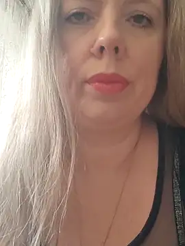 Snapshot of Irina3718 chatting on October 12, 2025, 10:25 am Irina3718 online show from October 12, 2025, 10:25 am