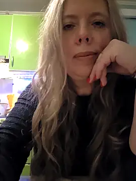 Irina3718 online show from January 6, 2026, 10:12 pm