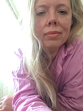 Irina3718 online show from February 3, 2026, 11:04 am