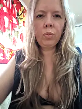 Snapshot of Irina3718 chatting on April 10, 2026, 3:06 pm Irina3718 online show from April 10, 2026, 3:06 pm