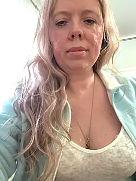 Snapshot of Irina3718 chatting on April 29, 2026, 2:54 pm Irina3718 online show from April 29, 2026, 2:54 pm