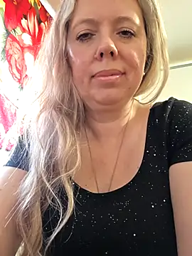 Snapshot of Irina3718 chatting on May 9, 2026, 11:26 am Irina3718 online show from May 9, 2026, 11:26 am