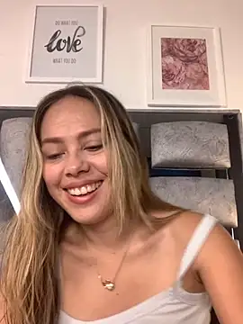 Snapshot of valery_and_Dani_ chatting on November 27, 2025, 8:00 pm valery and Dani online show from November 27, 2025, 8:00 pm