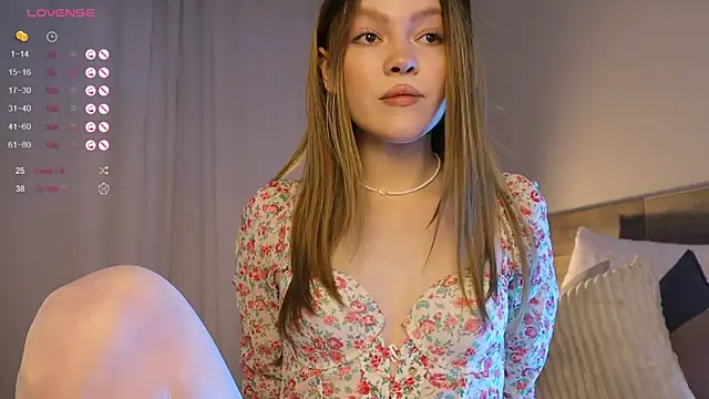 sinfulsmile  online show from March 13, 2025, 10:26 am