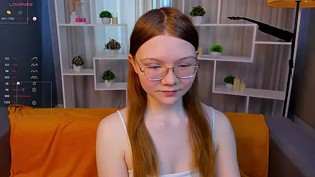 Snapshot of luv_tessa chatting on March 26, 2026, 3:45 am luv tessa online show from March 26, 2026, 3:45 am