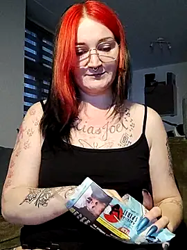 TiffiChantiT2 online show from January 14, 2026, 7:14 am