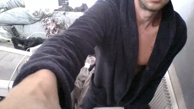 Snapshot of Nick-Ox chatting on April 11, 2026, 11:47 am Nick-Ox online show from April 11, 2026, 11:47 am