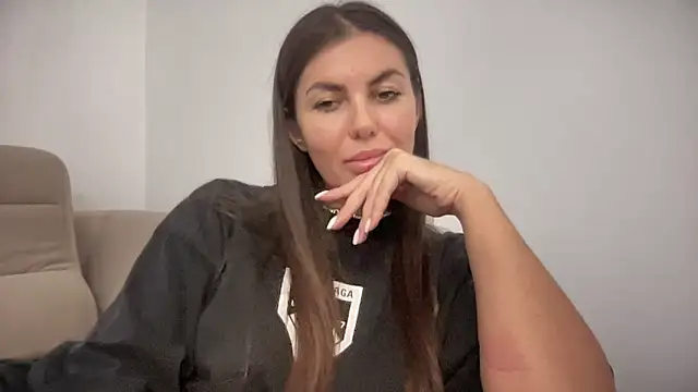 AngelinaMeov online show from November 4, 2025, 7:46 pm