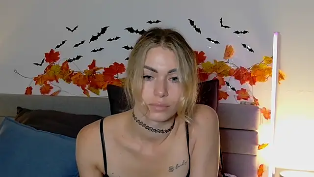 SweetDarling7 online show from October 29, 2025, 5:04 pm