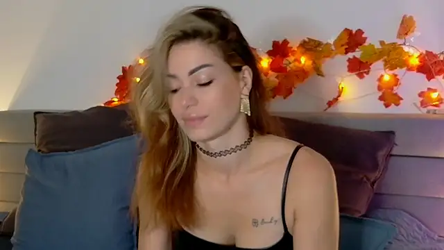 SweetDarling7 online show from November 9, 2025, 1:42 pm