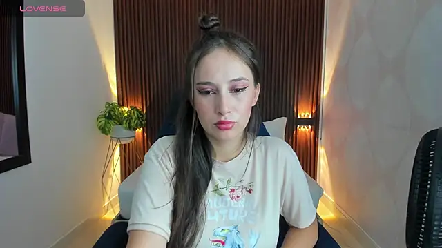sophia martinezz  online show from March 14, 2025, 12:18 pm