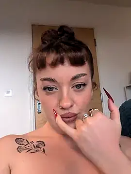 Snapshot of Petite_Juicy_Olive chatting on May 14, 2026, 12:45 pm Petite Juicy Olive online show from May 14, 2026, 12:45 pm