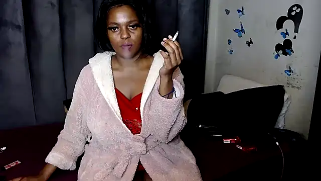 Snapshot of LustyDeziree1 chatting on October 21, 2025, 9:26 pm LustyDeziree1 online show from October 21, 2025, 9:26 pm