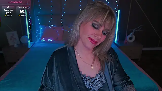 Snapshot of CandyLadyyy chatting on March 21, 2026, 10:24 pm CandyLadyyy online show from March 21, 2026, 10:24 pm