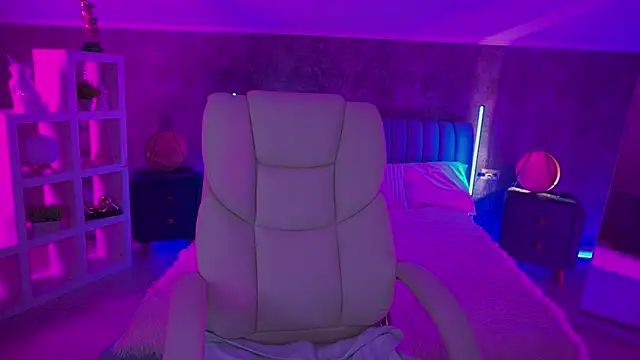 CandyLadyyy online show from April 28, 2026, 4:06 am