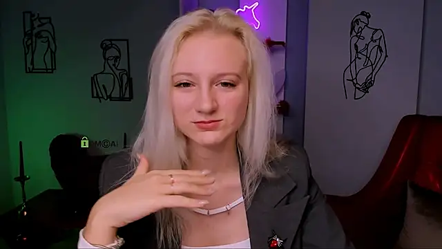 madam uliis online show from March 12, 2025, 8:41 am