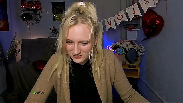 madam uliis online show from February 18, 2026, 5:42 pm