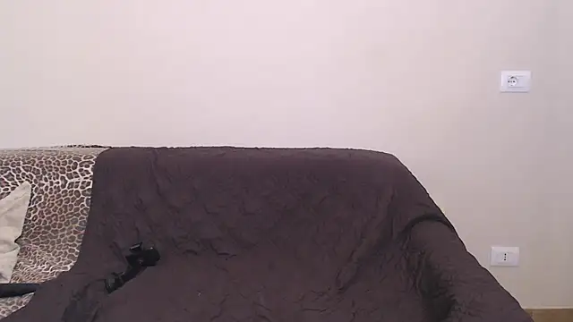 Snapshot of Selene-1975 chatting on April 1, 2026, 12:28 pm Selene-1975 online show from April 1, 2026, 12:28 pm