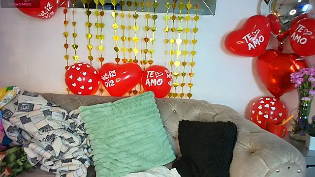 EllenaBoobs  online show from September 10, 2025, 6:13 am