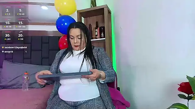 Snapshot of EllenaBoobs_ chatting on June 27, 2026, 4:06 am EllenaBoobs online show from June 27, 2026, 4:06 am