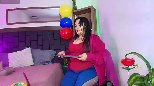 Snapshot of EllenaBoobs_ chatting on June 29, 2026, 2:17 pm EllenaBoobs online show from June 29, 2026, 2:17 pm