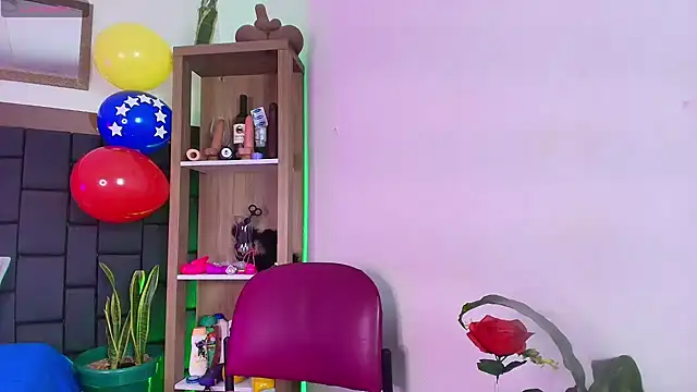 Snapshot of EllenaBoobs_ chatting on July 9, 2026, 3:54 am EllenaBoobs online show from July 9, 2026, 3:54 am