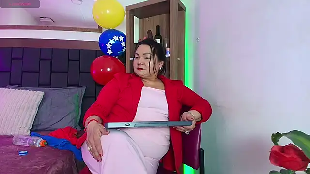 Snapshot of EllenaBoobs_ chatting on July 14, 2026, 3:11 am EllenaBoobs online show from July 14, 2026, 3:11 am