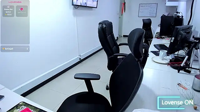 jenn cg online show from November 8, 2025, 8:40 pm