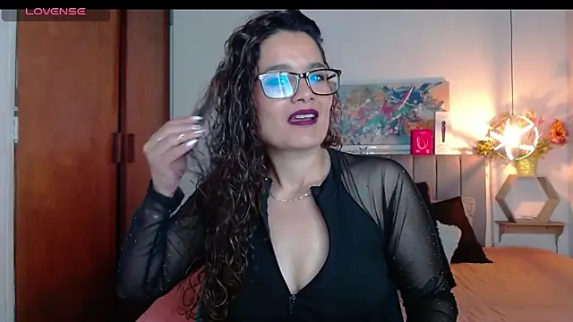 Snapshot of Rose_Thompson1 chatting on September 29, 2025, 1:38 pm Rose Thompson1 online show from September 29, 2025, 1:38 pm