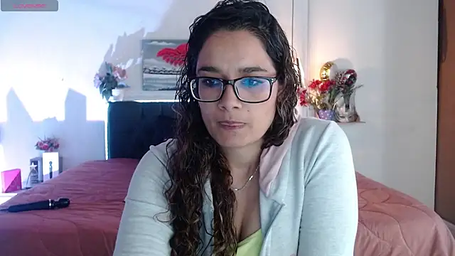 Rose Thompson1 online show from November 9, 2025, 1:31 pm