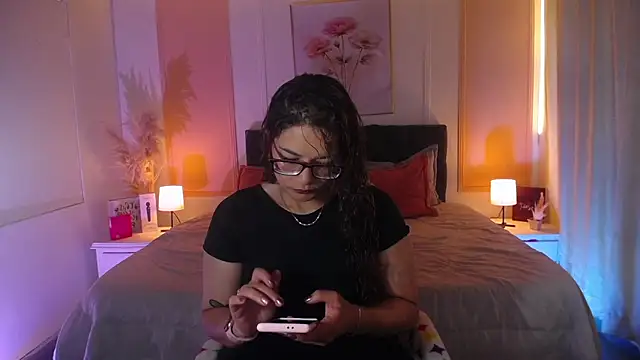 Rose Thompson1 online show from June 14, 2026, 1:35 pm
