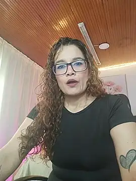 Rose Thompson1 online show from June 25, 2026, 1:26 pm