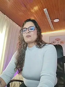 Rose Thompson1 online show from July 2, 2026, 1:39 pm