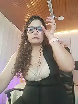 Rose Thompson1 online show from July 5, 2026, 1:40 pm