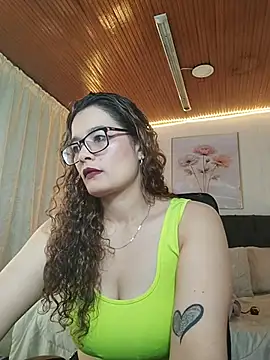 Rose Thompson1 online show from July 9, 2026, 1:26 pm