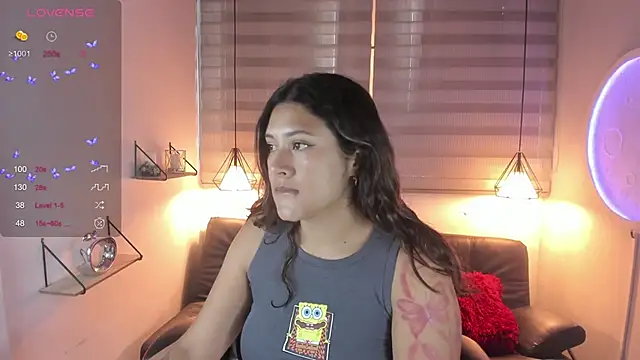 ISIS VALCHOS online show from October 13, 2025, 7:47 pm