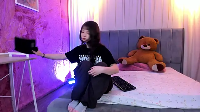 Miyuki wolf online show from March 19, 2025, 2:02 pm